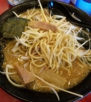 「ねぎ味噌ラーメン（太麺指定）650円+大盛り200円=850円」@ラーメン力○の写真