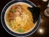 「駿河塩そば（らうどん）」@らぁめん大山 富士本店の写真