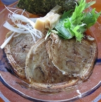 「冷やしラーメン700円+チャーシュートッピング150円（2枚）」@麺屋 きく凛の写真