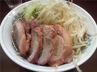 「豚増しらーめん（ヤサイマシマシ）」@らーめん陸の写真