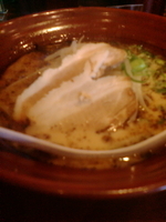 「黒（九州中細麺（カタ麺）」@博多 龍ノ髭 宇都宮店の写真