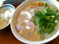 「ラーメン（麺固め）700円」@京都銀閣寺 ますたにラーメン 田町店の写真