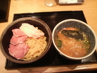 「濃厚魚介つけめん+チャーシュー・豚と鶏ミックス各3枚ずつ」@麺屋 一燈の写真