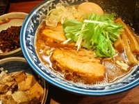 「特製中華そば（大盛り）+辛高菜+乱切りチャーシュー」@中華そば 旋の写真