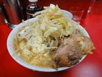 「小豚ラーメン（ヤサイ+にんにくダブル+アブラ）」@ラーメン二郎 西台駅前店の写真