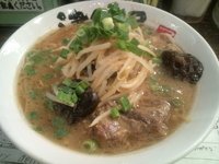 「『野菜ガッツリ醤油とんこつ』パッピーデイ」@とんこつ津気屋 大宮店の写真