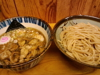 「一番しぼり（並盛）750円+鶏皮100円=850円」@つけめん 三三㐂の写真