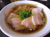 「しょう油チャーシュー+鶏豚丼」@麺や 元町の写真