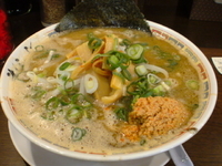 「黒味噌とんこつラーメン」@九州大牟田ラーメン きらら 新橋店の写真