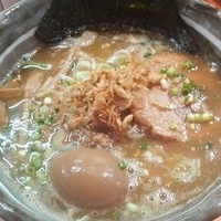 「熟成らーめん + 味玉 ￥850」@麺や 虎ノ道の写真