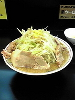 「ラーメン（野菜増し、ニンニク、油）+シャーシュー増し+生卵」@らぁめん 元気の源 神奈川新町店の写真