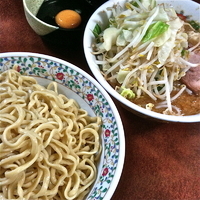 「小ラーメン（ニンニク少し、野菜増し￥650）つけ麺（￥150）生」@ラーメン二郎 めじろ台法政大学前店の写真