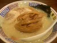 「塩とんこつ+メンマ増し」@麻布ラーメン 慶応三田店の写真