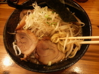 「ちょっと焼豚らぁめん・大盛+もやし大盛（50円）」@一心軒の写真