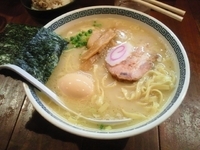 「本塩らーめん（いったんも麺）麺大盛+地鶏の味付玉子」@麺肆 秀膽の写真