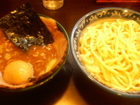 「つけ麺￥700+燻玉￥100+チャーシュー増し￥200」@兎に角 松戸店の写真