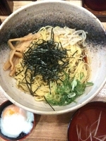 「ただのあぶらそば（しょうゆ）+半熟玉子」@油そば商店 油坊主 渋谷店の写真