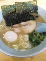 「ラーメン（味玉トッピング）」@しげ家の写真