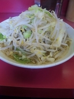 「ラーメン小（トッピングノーマル）」@ラーメン二郎 大宮店の写真