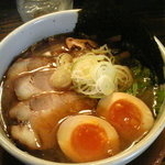 「正油そば」@秋刀魚中華そば 生粋の写真