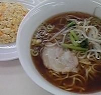 「中華そば半チャーハンセット（590円）」@福泰厨房 幸手店の写真