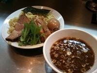 「玉やまつけ 850円 + 大盛りサービス」@麺 やまらぁの写真