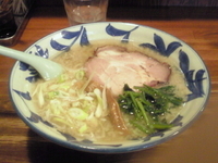 「まるしげらーめん（背油のせ） 750円」@柳麺まる重の写真