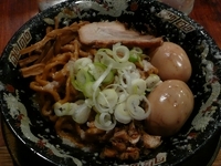 「爆盛油脂麺（200g）+煮玉子+ビール」@らーめん 平太周 味庵の写真