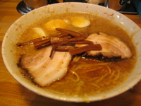 「醤油ラ-メン中盛り+玉子」@下頭橋ラーメンの写真