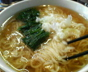 「かけラーメン（白）300円 + ホウレン草50円」@自然洞 麺舗の写真