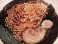 「ネギ油そば+生玉子」@麺や 桜木の写真