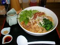 「胡麻肉そば（850円） ※極太麺変更」@丸直の写真