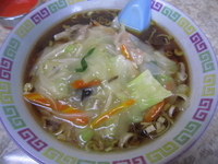 「特製ラーメン+餃子（450円+300円）」@三益の写真