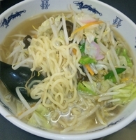 「しお爆来（野菜、にんにく増し）680円+大盛り100円=780円」@頂上タン麺 爆来の写真