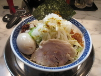 「まぜそば（並）チーズ（800円）カレー+半熟玉子（100円）」@大黒屋本舗 千葉中央店の写真