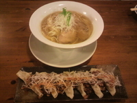 「柚子しおそば+特ぎょうざは餃子」@麺や食堂 本店の写真