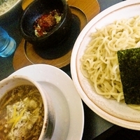 「ATSUKARAつけ麺（辛目）+大盛 880円+150円=1,0」@つけ麺屋 よつば つくばラーメン村店の写真