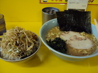 「ラーメン（かため、こいめ）+ネギ丼」@大黒家 岸谷店の写真