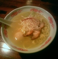「鶏白湯ラーメン+味玉」@麺・酒処 ぶらりの写真