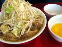 「豚ラーメン（ニンニク少なめヤサイ）+生玉子@850+50」@千里眼の写真