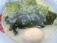 「塩ラーメン+味玉 「590円+80円」」@ラーメン山岡家 春日部店の写真