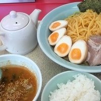 「プレミアム辛味噌つけ麺（期間限定）（麺固め・脂多目） + 大盛 」@山岡家 日立滑川店の写真