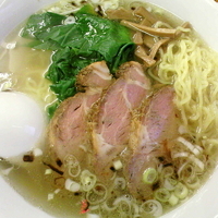 「ラーメン・塩（麺硬め）¥580 チャーシュー2枚¥200」@ラーメン慈苑の写真