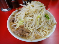 「小豚ラーメン+やさい+ニンニク+薄め」@ラーメン二郎 西台駅前店の写真