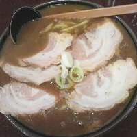 「カレーラーメン+チャーシュー+半ライス」@手打ちラーメン 恒の写真