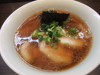 「醤油らぁ麺チャーシュー」@支那そばや 本店の写真