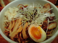 「ガーリック汁なし  ※期間限定」@らーめん 破顔の写真