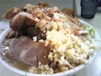 「豚ラーメン（ヤサイニンニクアブラ）￥850」@ラーメン荘 歴史を刻め 本店の写真