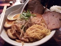 「海老茶色の味噌チャーシューめん・味玉【1180円】」@らーめん一会の写真