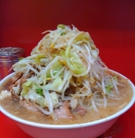 「小豚（ヤサイ、ニンニク、アブラ）」@ラーメン二郎 西台駅前店の写真